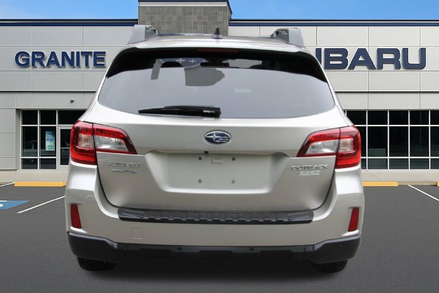 Used 2017 Subaru Outback 2.5i Limited AWD/4WD image 9