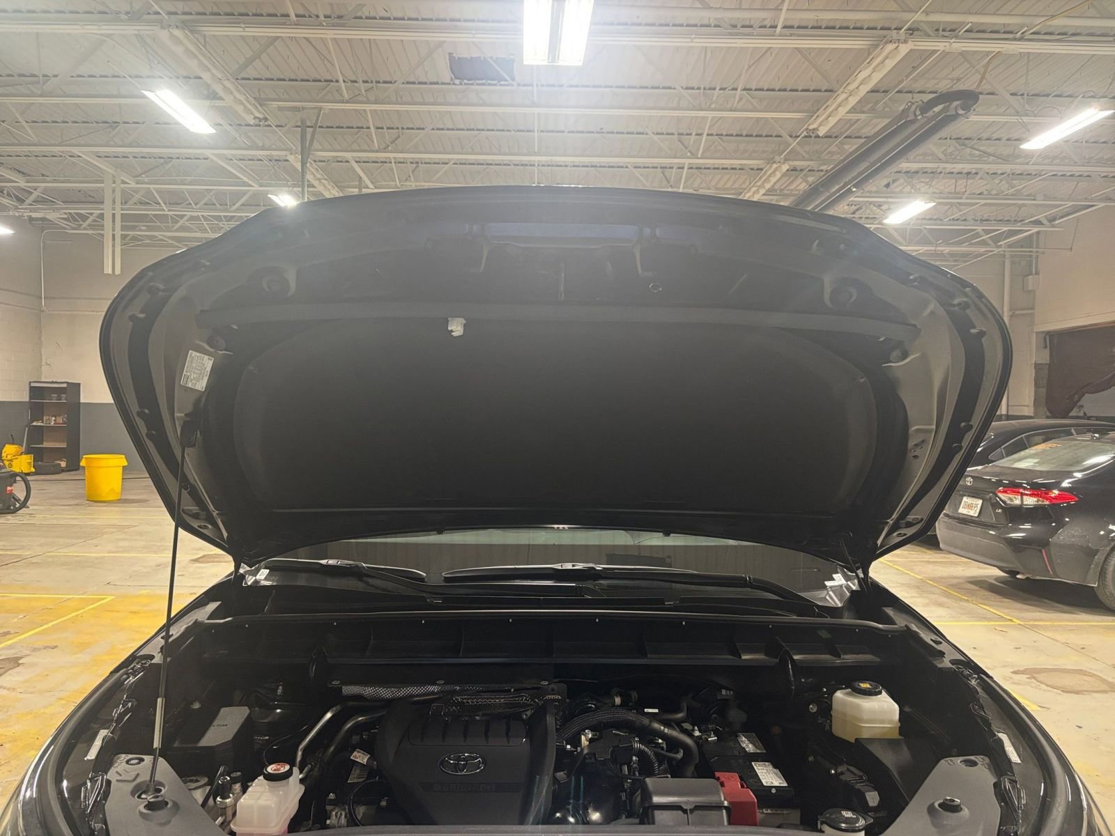 Used 2025 Toyota Highlander LE image 35