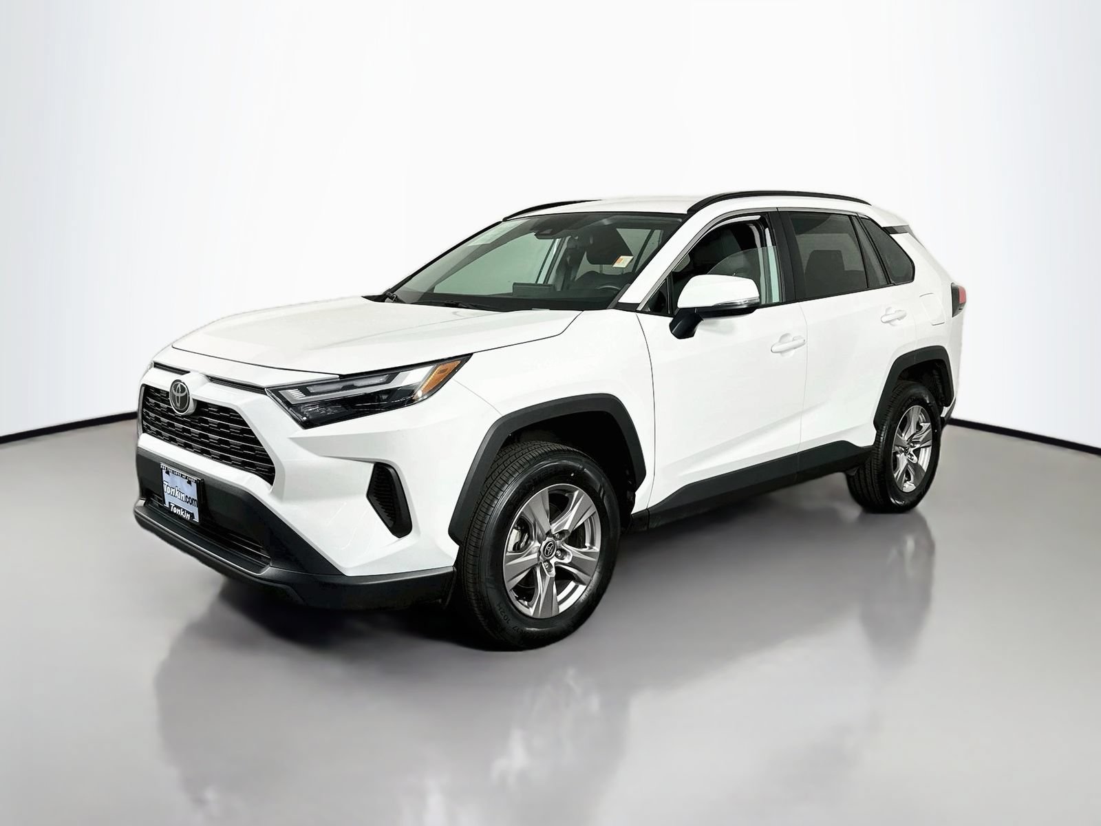 Used 2023 Toyota RAV4 XLE w/ XLE Grade Weather Package AWD/4WD image 4