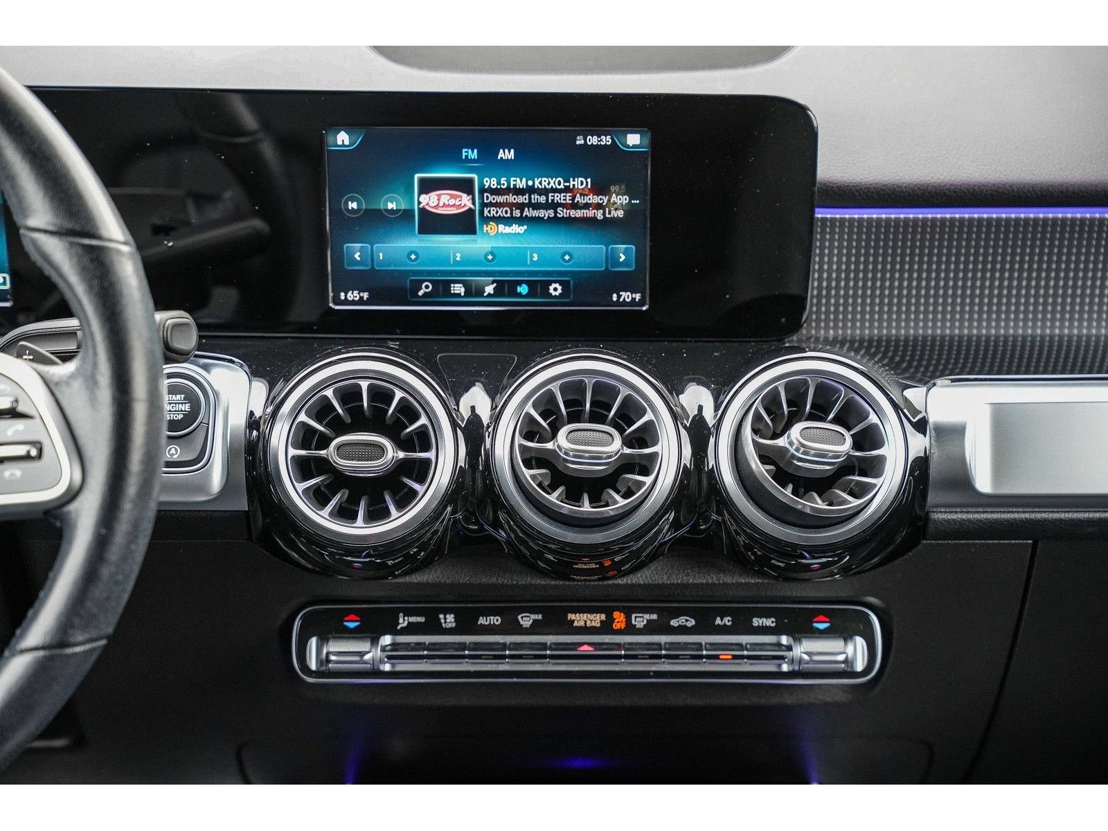 Used 2021 Mercedes-Benz GLB 250 4MATIC image 14