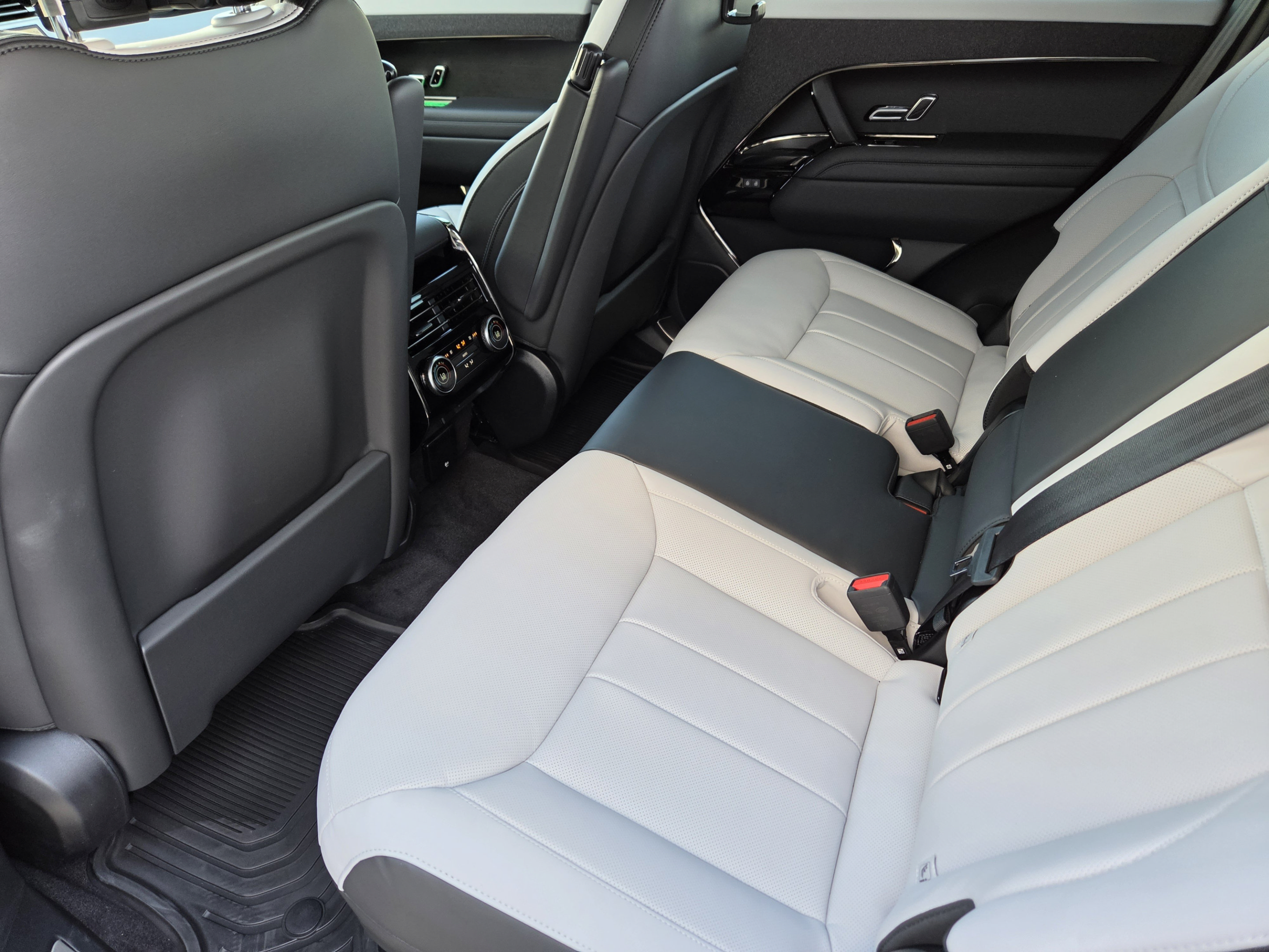 New 2027 Land Rover Range Rover Sport Dynamic SE AWD/4WD image 24
