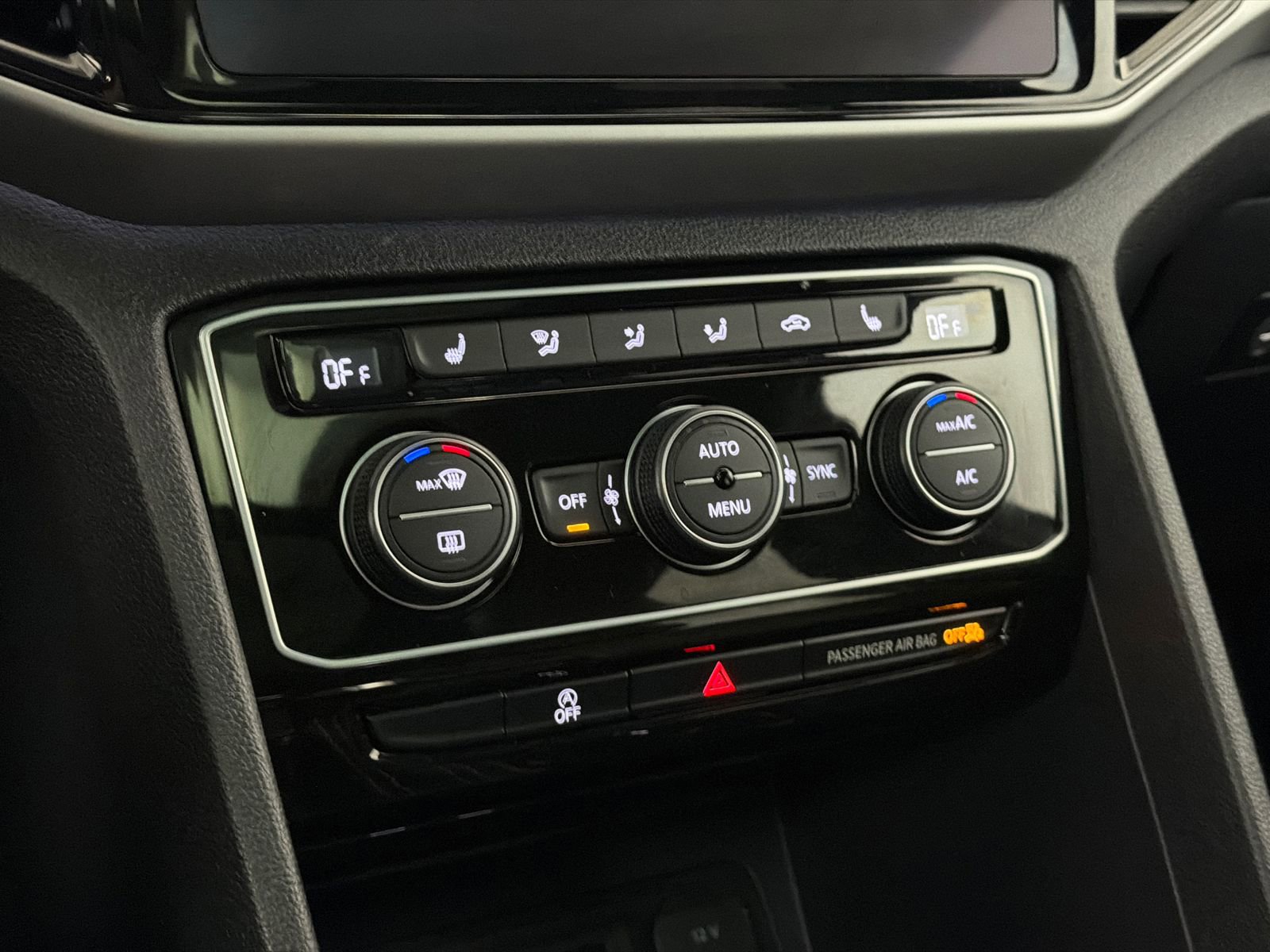 Used 2021 Volkswagen Atlas Cross Sport SEL image 28