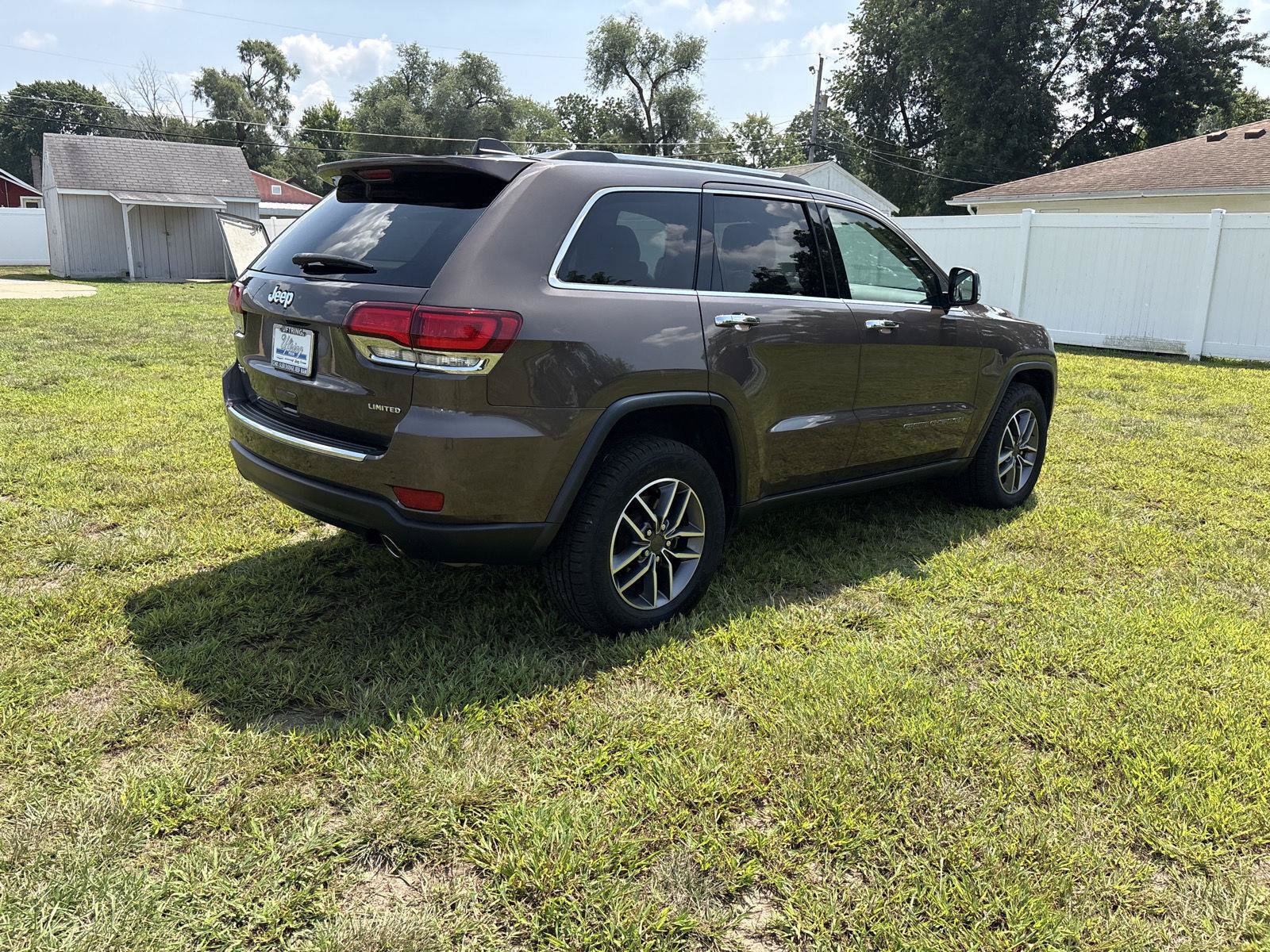 Used 2021 Jeep Grand Cherokee Limited AWD/4WD image 5