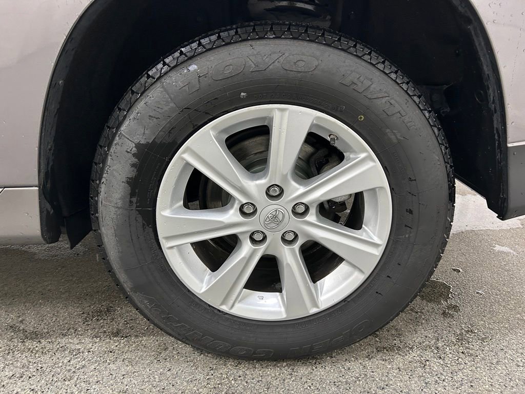 Used 2013 Toyota Highlander Base image 13