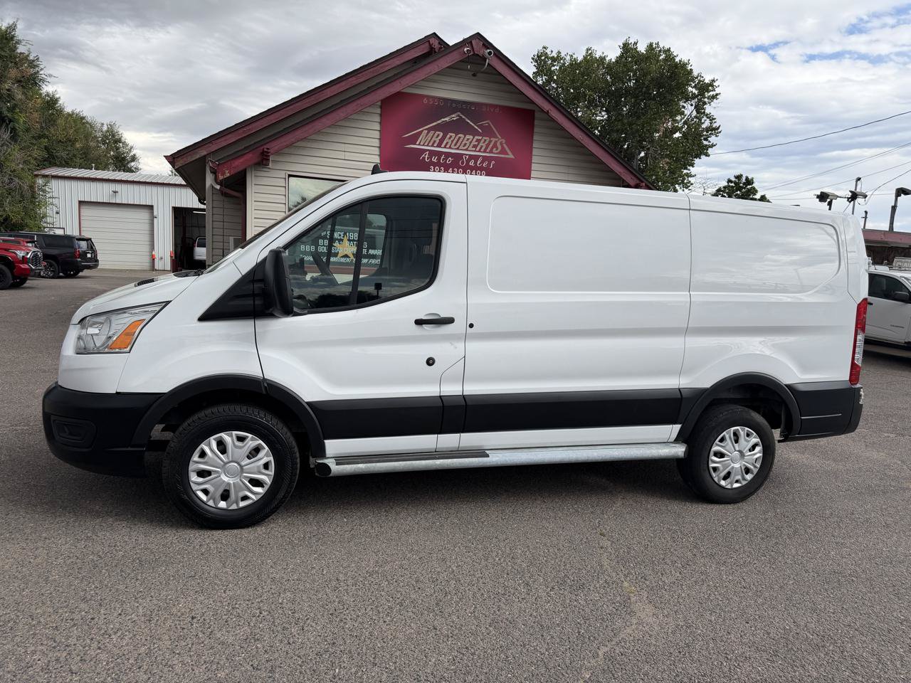 Used 2022 Ford Transit 250 Low Roof w/ Exterior Upgrade Package RWD image 5