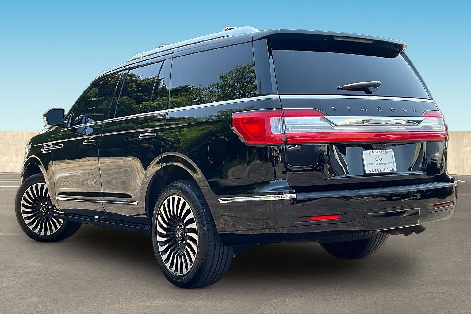 Used 2020 Lincoln Navigator Black Label w/ Cargo Convenience Package AWD/4WD image 4