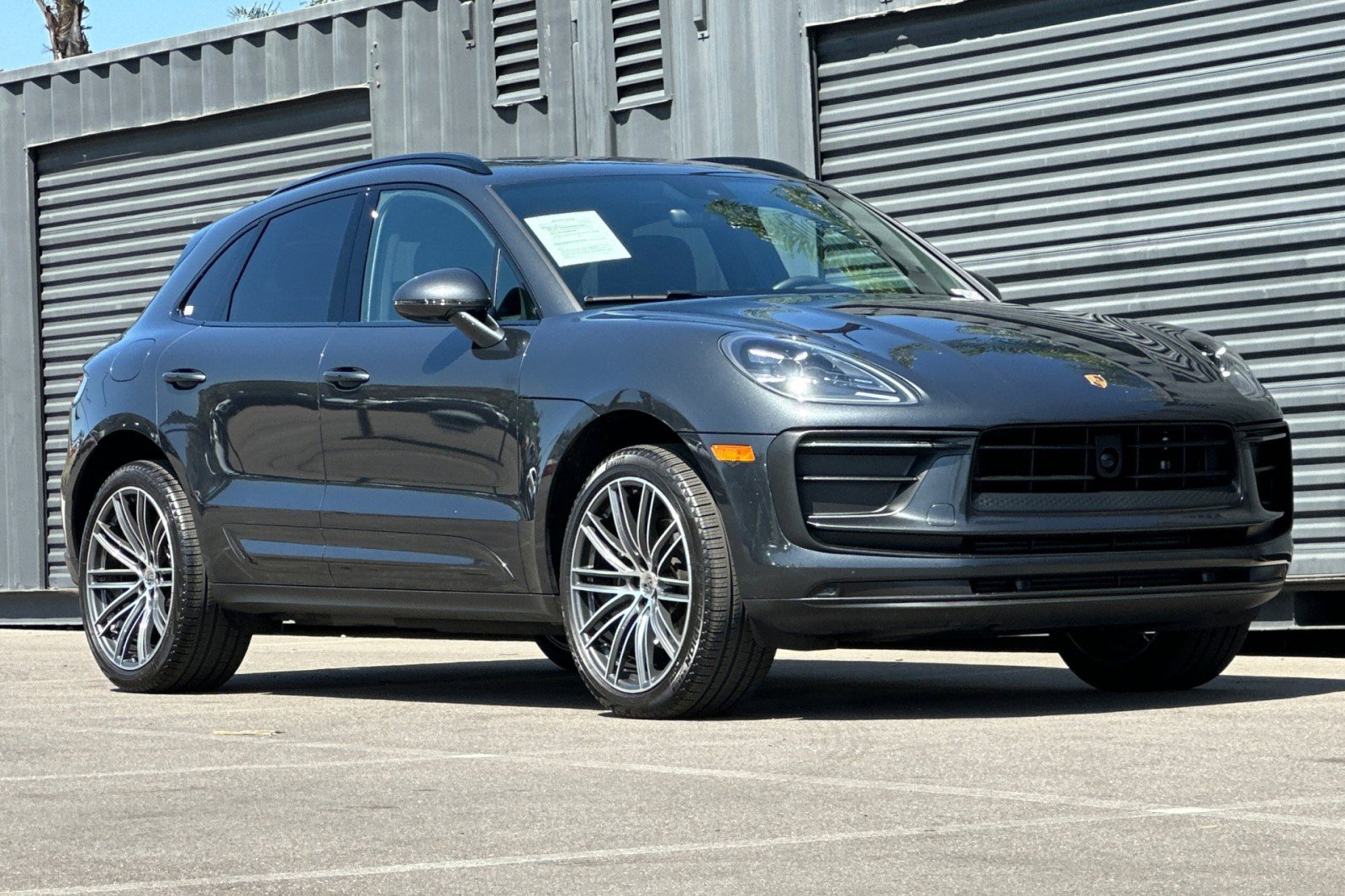 Used 2025 Porsche Macan image 10