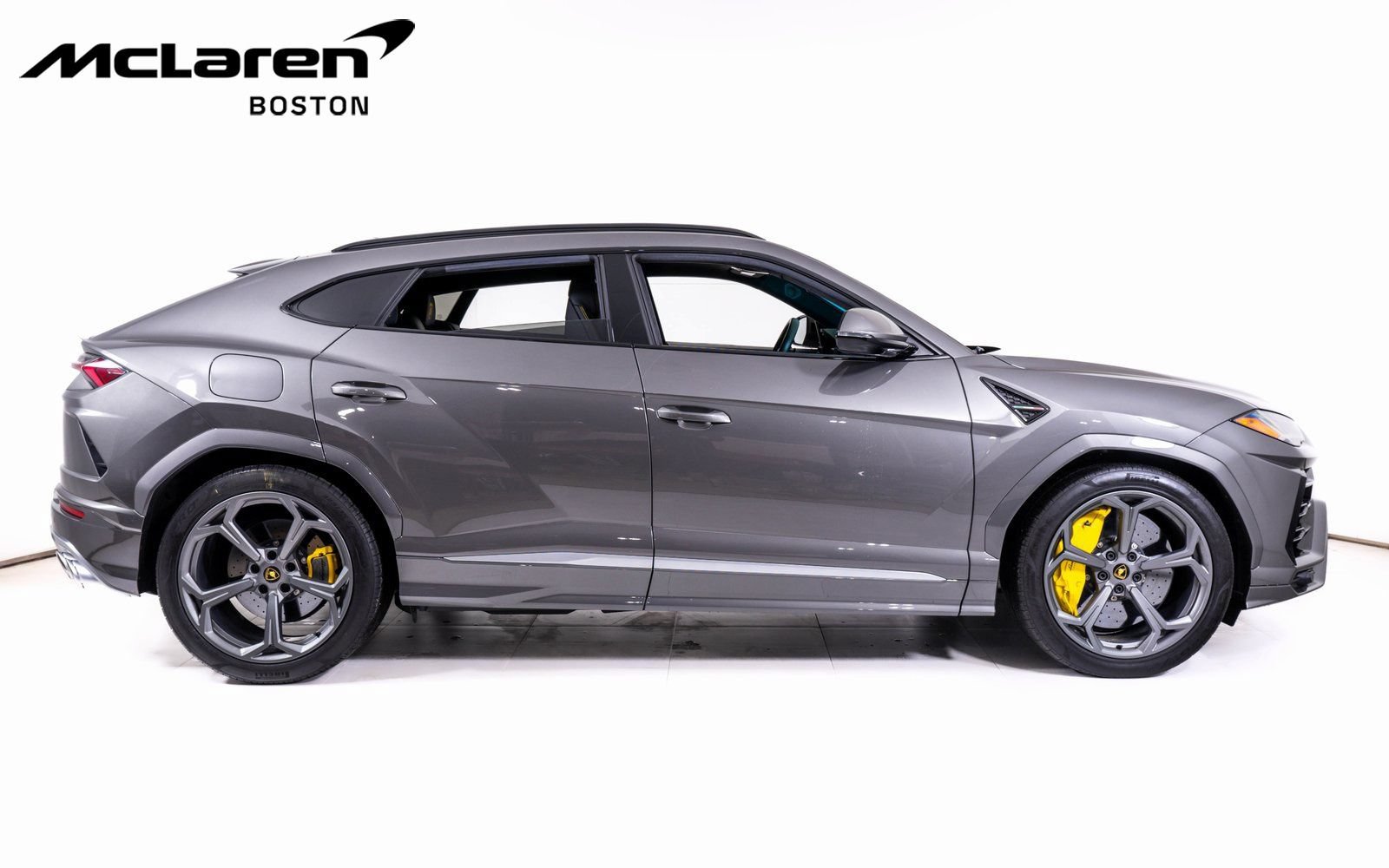Used 2021 Lamborghini Urus AWD/4WD image 6