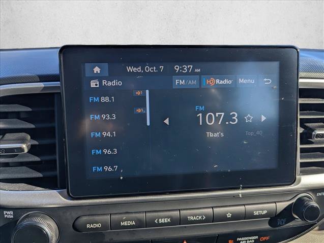 Certified 2025 Hyundai Venue SEL FWD image 17