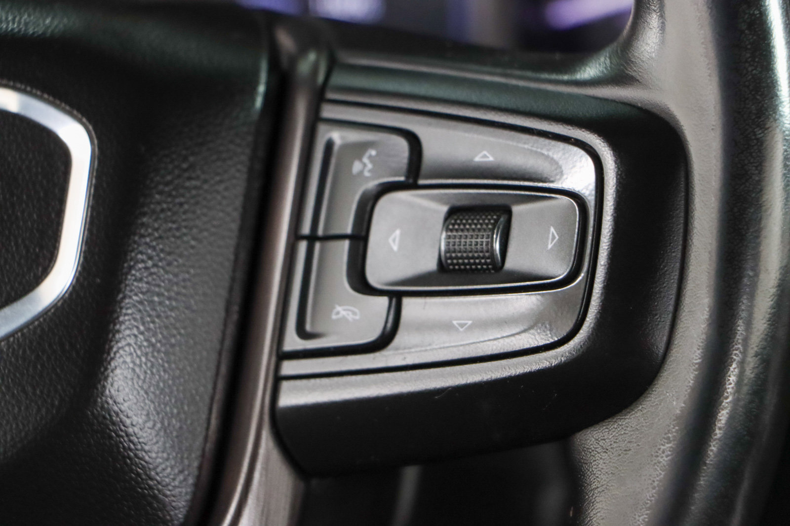 Used 2022 GMC Sierra 2500 AT4 w/ Gooseneck/5TH Wheel Package image 15