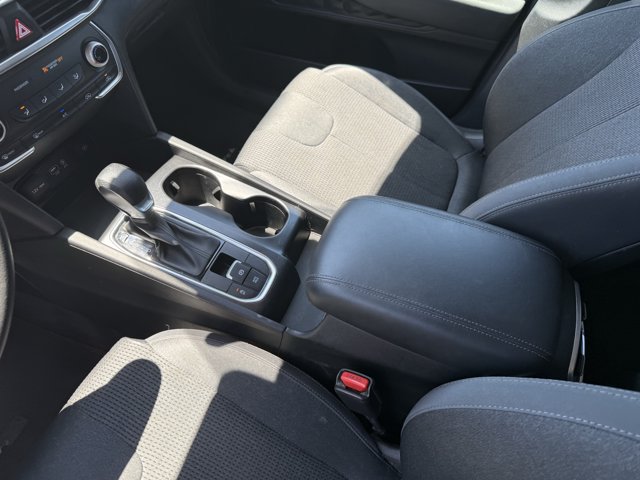 Used 2020 Hyundai Santa Fe SE FWD image 9