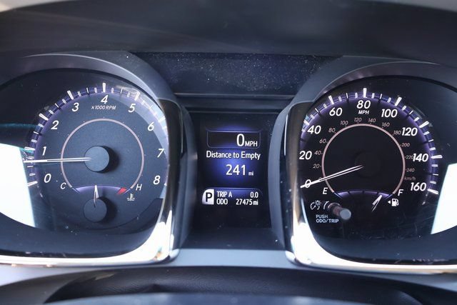 Used 2013 Toyota Avalon Limited w/ Technology Pkg FWD image 18