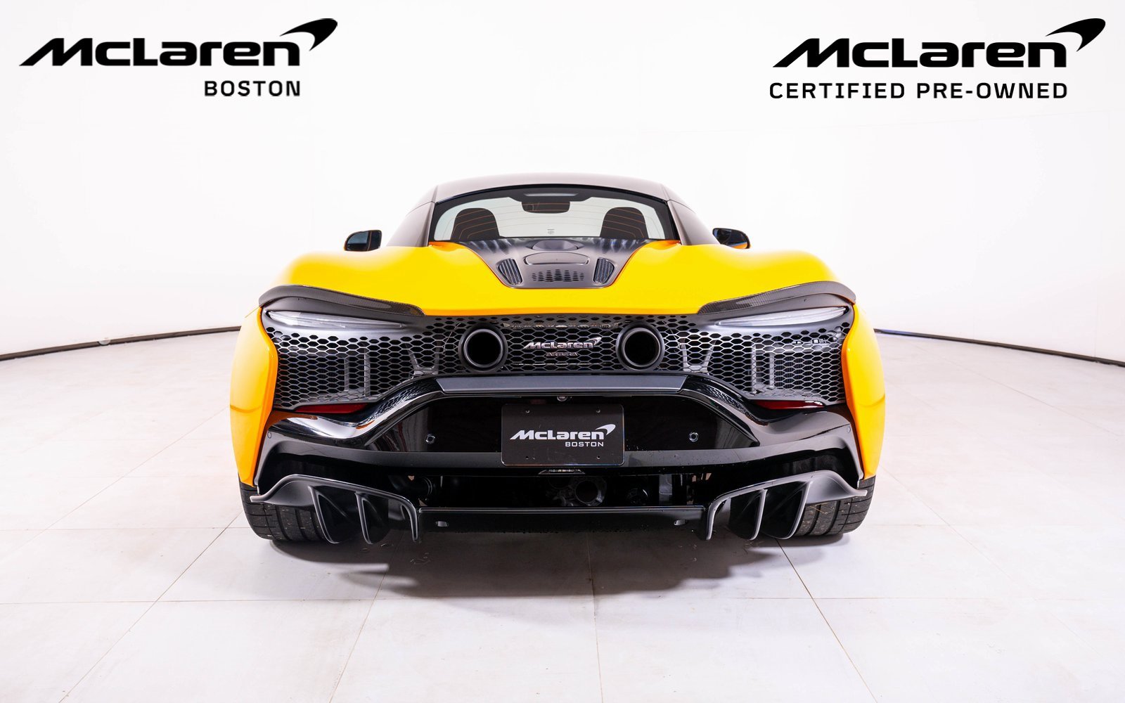 Used 2024 McLaren Artura image 4