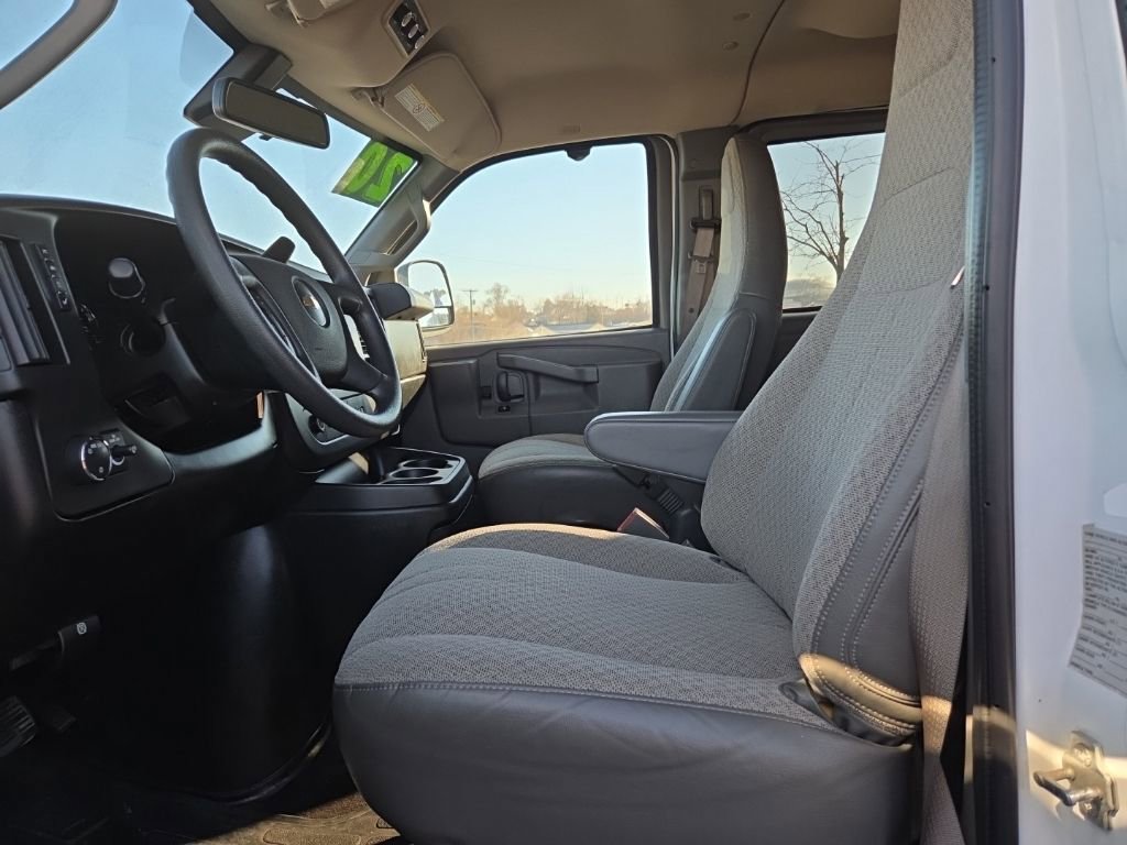 Used 2020 Chevrolet Express 3500 LT w/ LT Preferred Equipment Group image 8