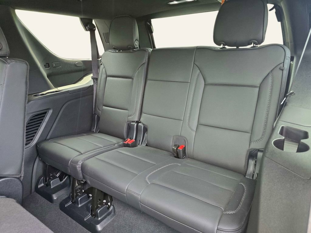 Used 2025 GMC Yukon Denali AWD/4WD image 19