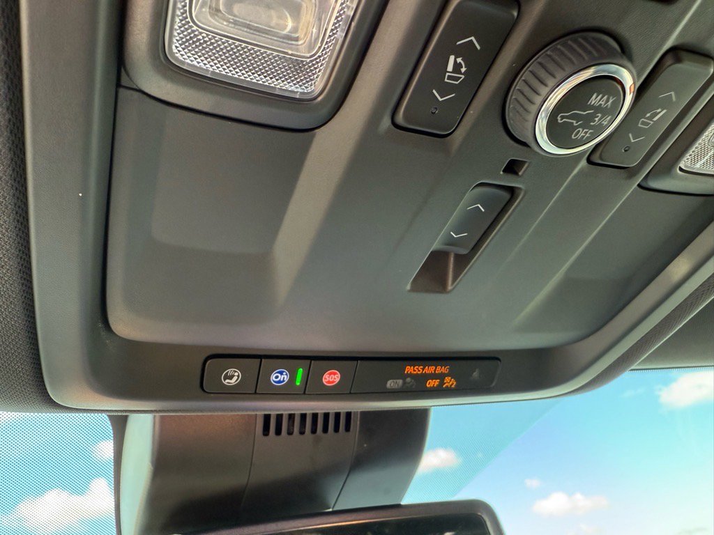 Used 2023 Chevrolet Suburban Premier image 24