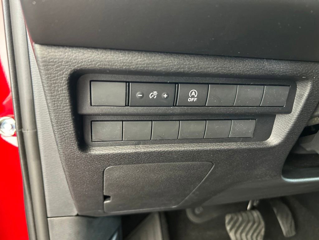 New 2026 Mitsubishi Outlander LE FWD image 38