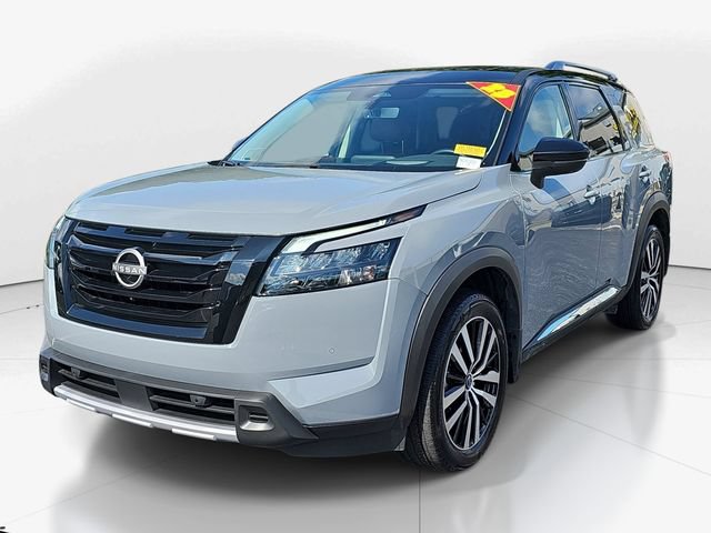 Used 2025 Nissan Pathfinder Platinum FWD image 7