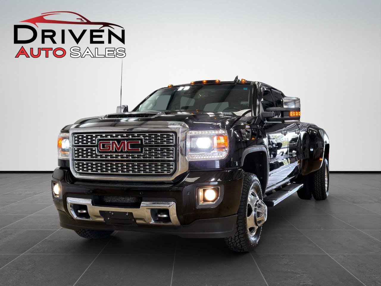 Used 2018 GMC Sierra 3500 Denali w/ Duramax Plus Package AWD/4WD image 3