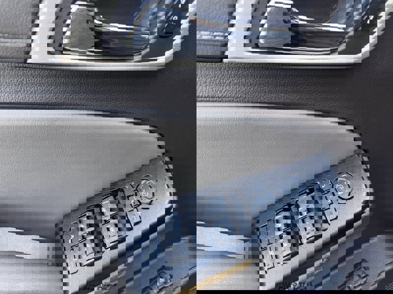 Used 2017 GMC Yukon XL Denali image 36