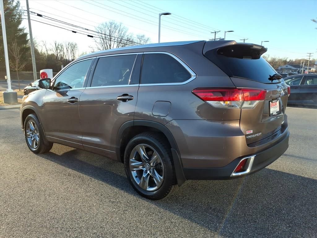 Used 2019 Toyota Highlander Limited Platinum image 12