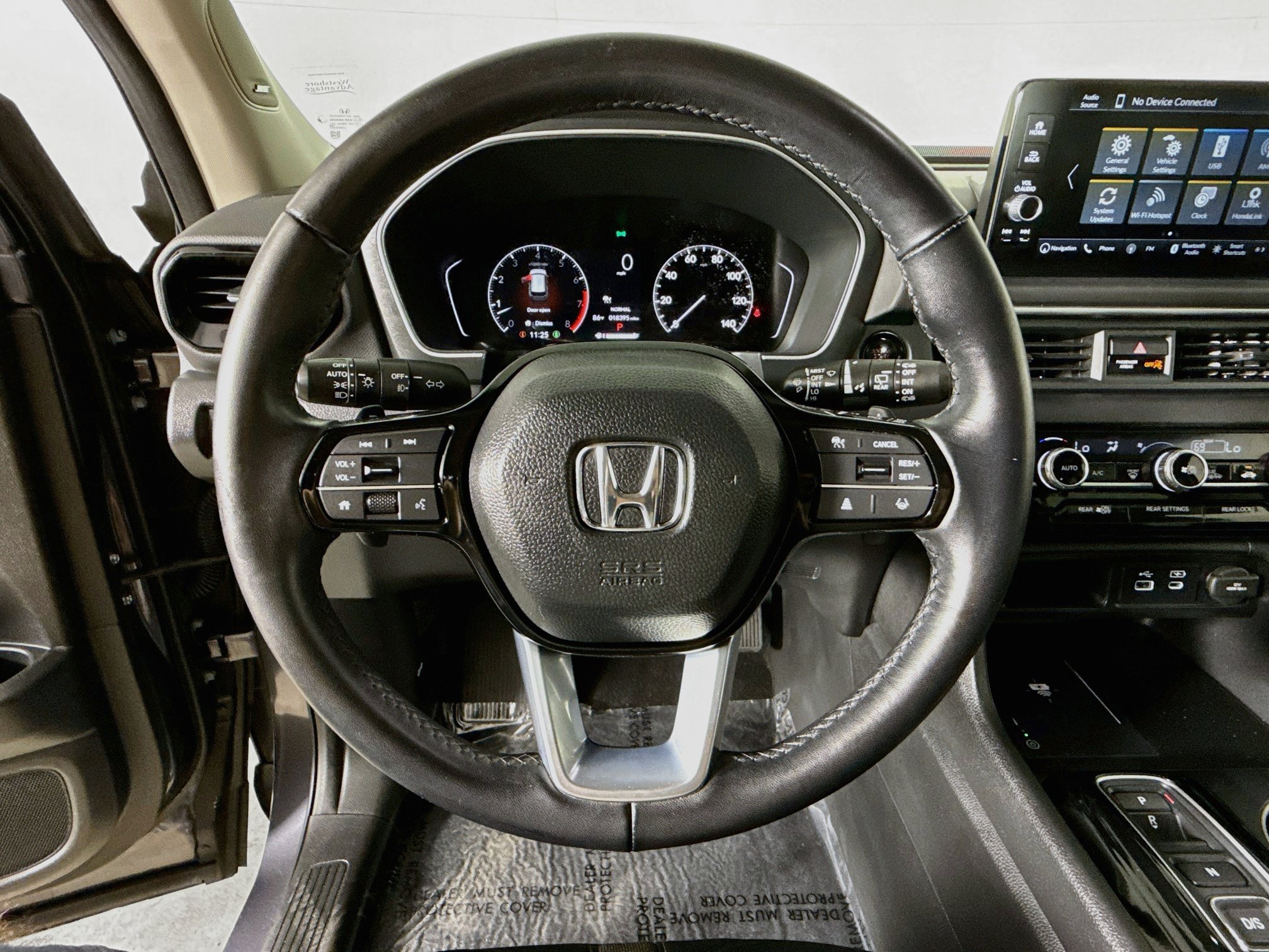Used 2023 Honda Pilot Touring image 11