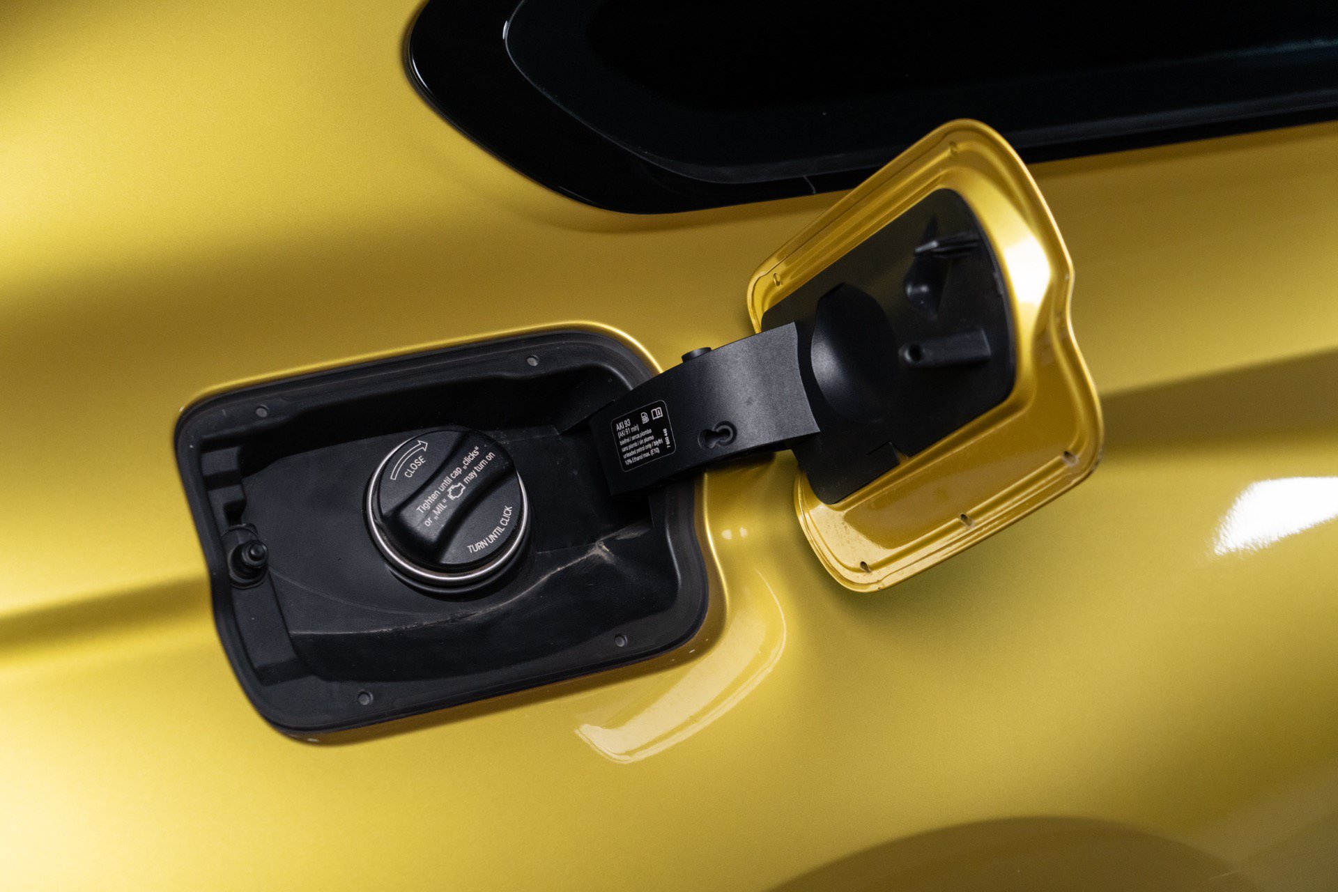 Used 2015 BMW M4 Coupe RWD image 30