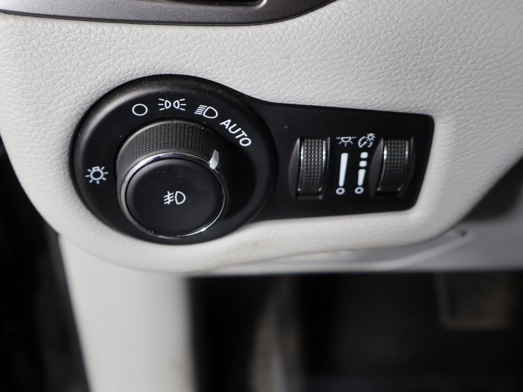 Used 2021 Jeep Cherokee Latitude Lux AWD/4WD image 30