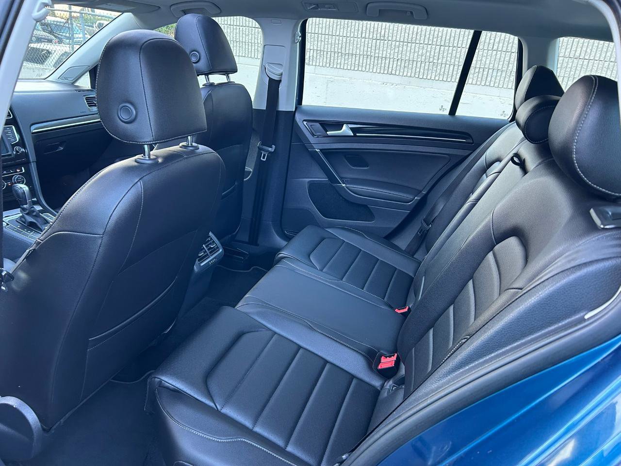 Used 2017 Volkswagen Golf SEL image 13