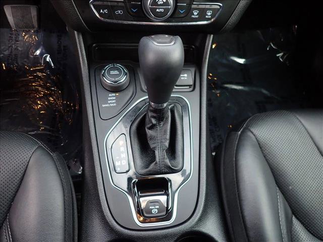 Used 2020 Jeep Cherokee Limited w/ Trailer Tow Group AWD/4WD image 22