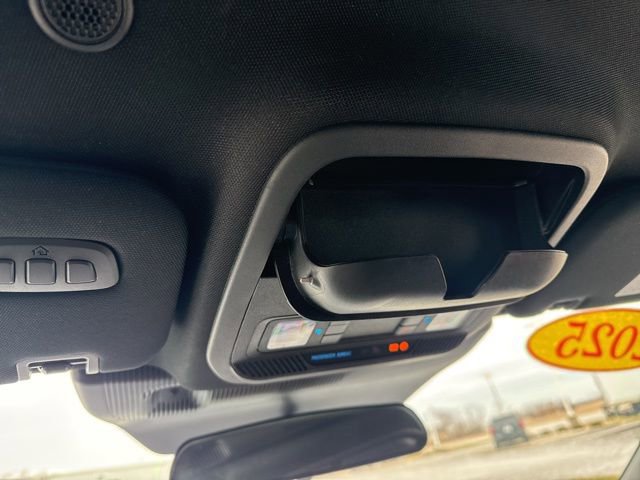 Used 2025 Ford Explorer ST-Line w/ ST-Line Street Pack image 27