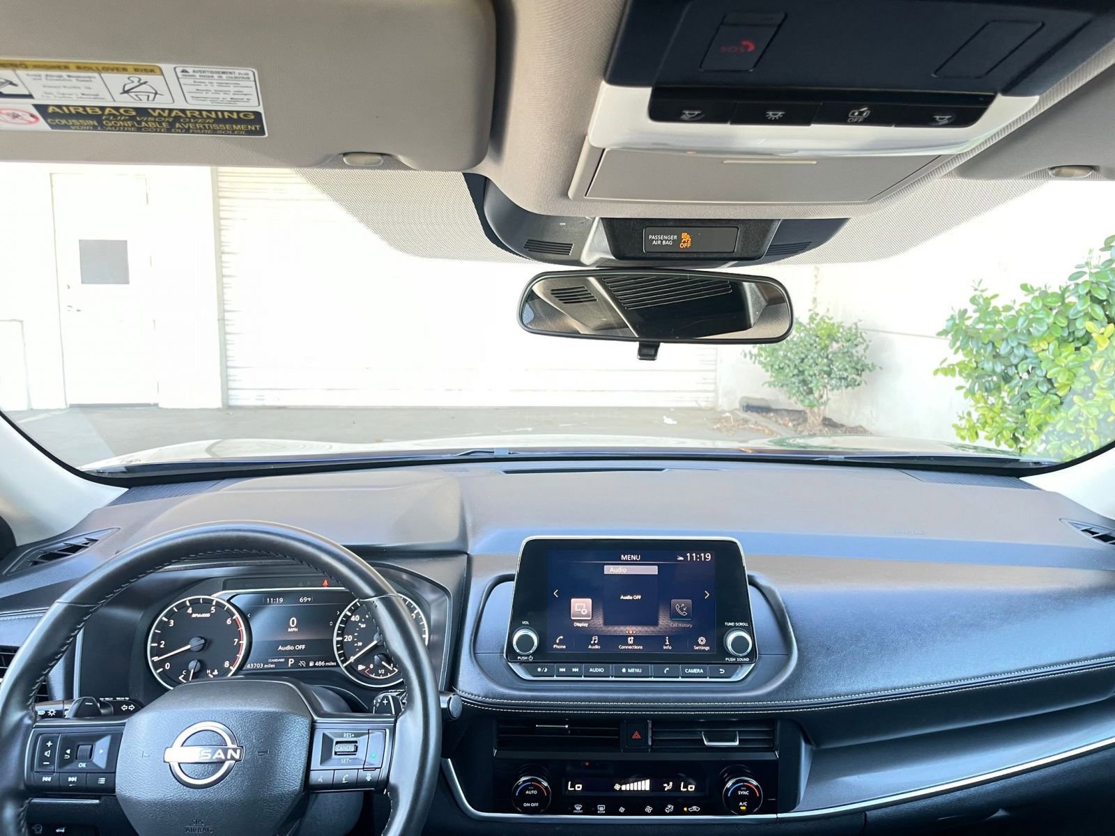 Used 2025 Nissan Rogue SV image 35