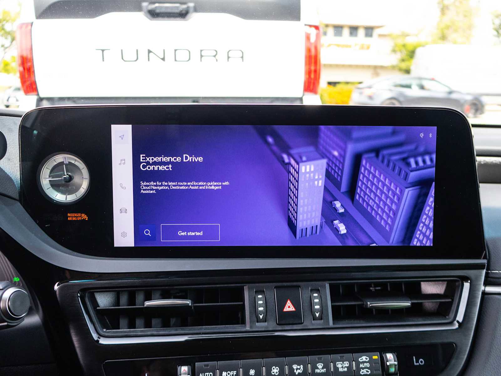 Used 2025 Lexus ES 300h w/ Premium Package image 32