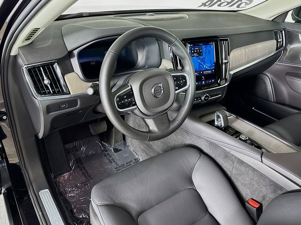 Certified 2025 Volvo S90 B6 Plus image 9