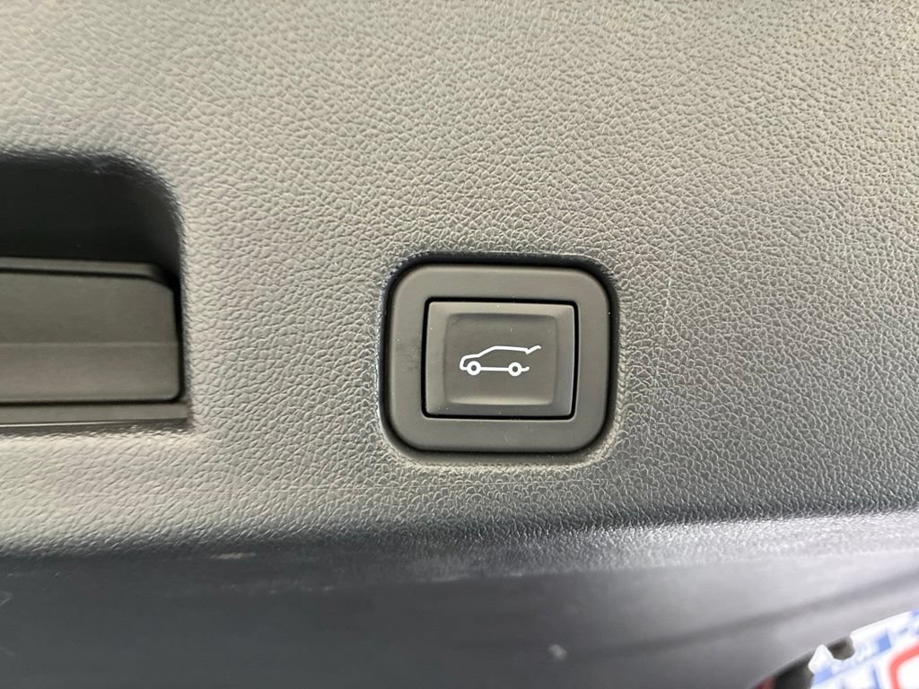 Used 2025 Chevrolet Traverse Z71 w/ Driver Confidence Package AWD/4WD image 7