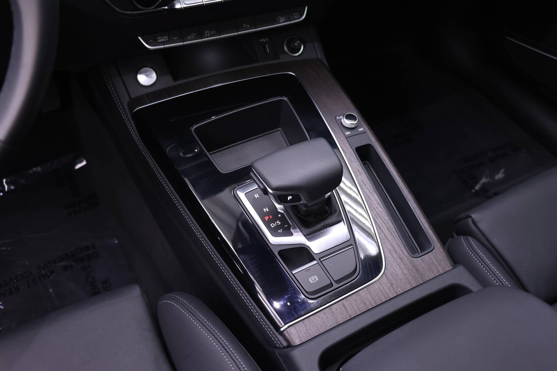 Certified 2024 Audi Q5 e Premium Plus w/ Premium Plus Package AWD/4WD image 16