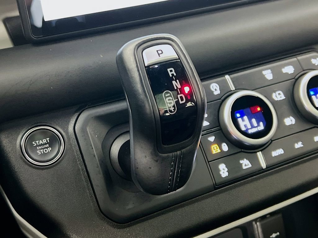 Used 2023 Land Rover Defender 110 X-Dynamic SE image 17