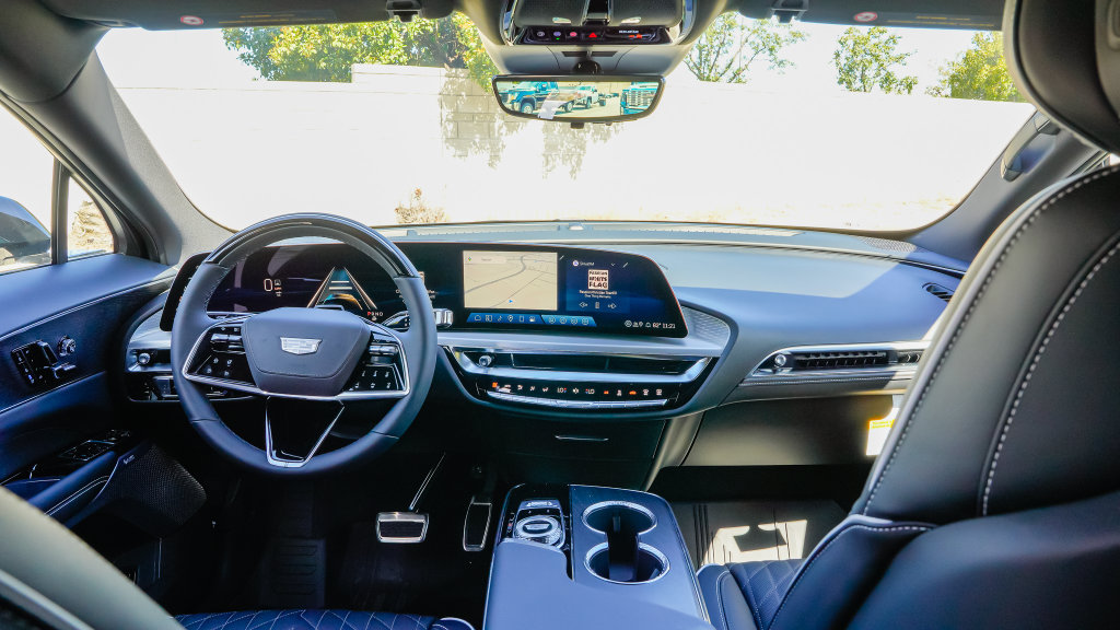 New 2027 Cadillac Lyriq Signature Sport RWD image 10