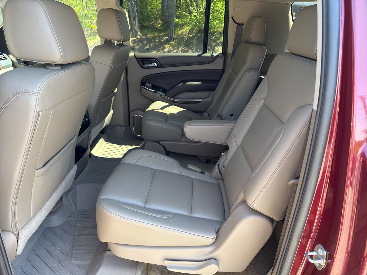 Used 2018 Chevrolet Suburban LT w/ LT Signature Package AWD/4WD image 12