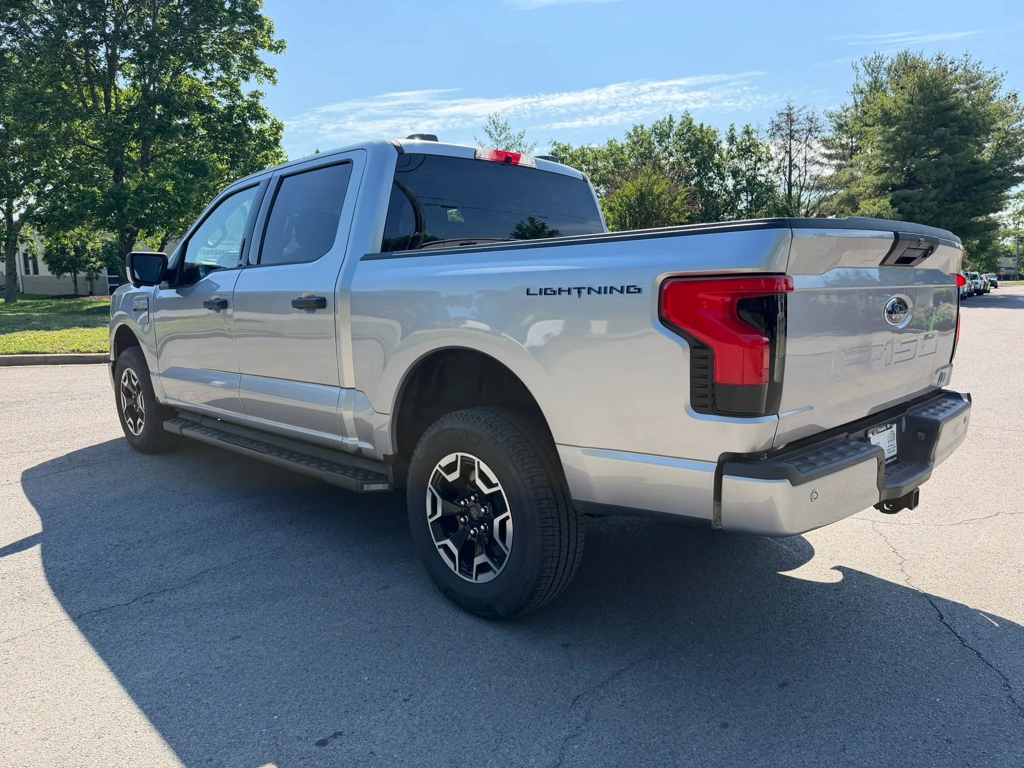 Used 2023 Ford F150 Lightning XLT AWD/4WD image 6