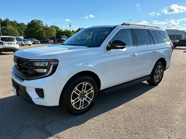 Used 2025 Ford Expedition Active AWD/4WD image 6