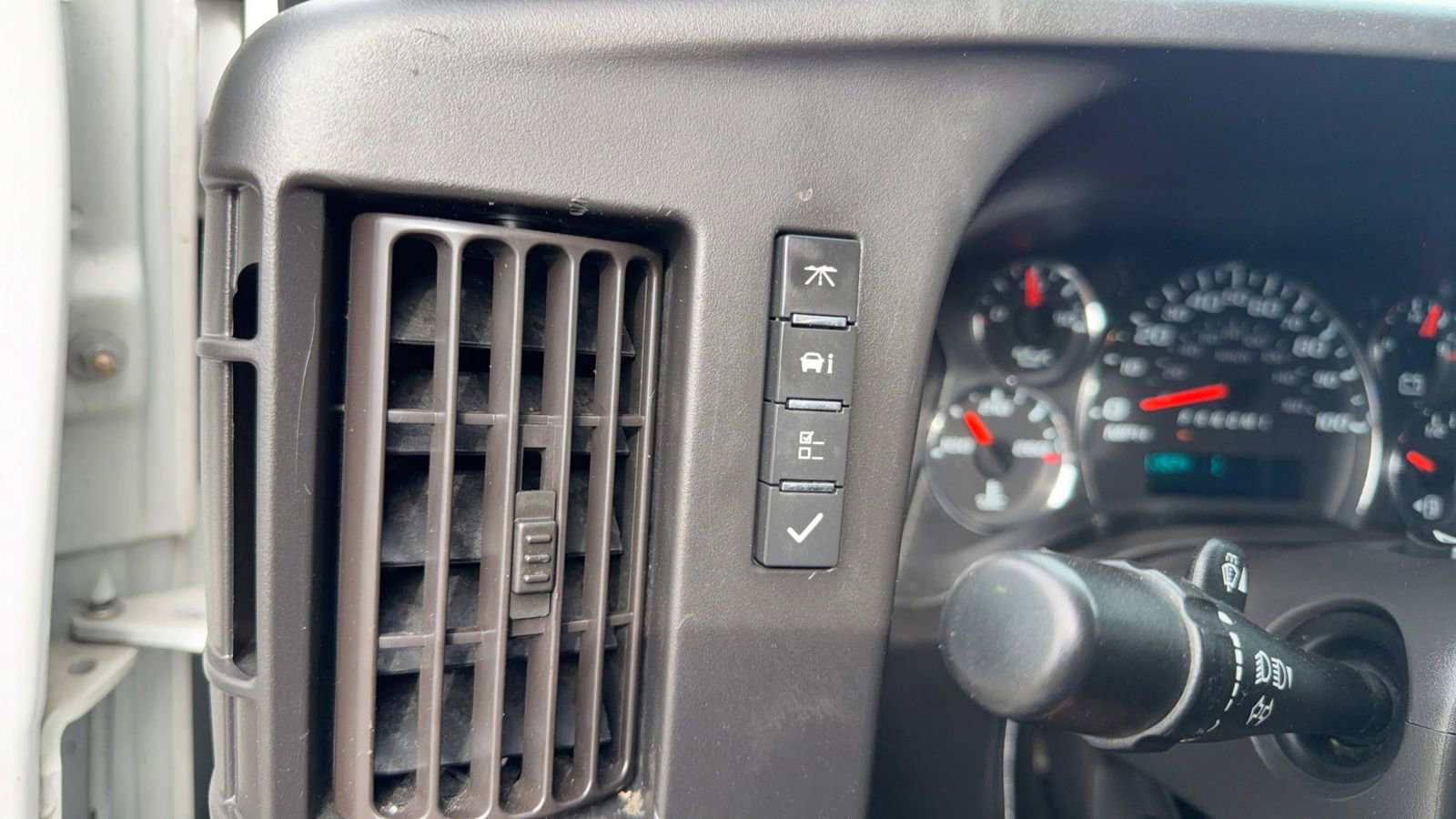 Used 2019 Chevrolet Express 2500 w/ Driver Convenience Package image 14