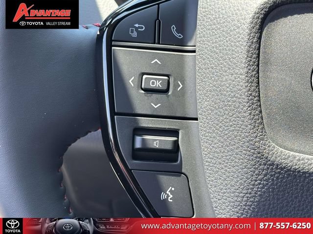 Used 2025 Toyota Prius Plug-In Hybrid FWD image 24