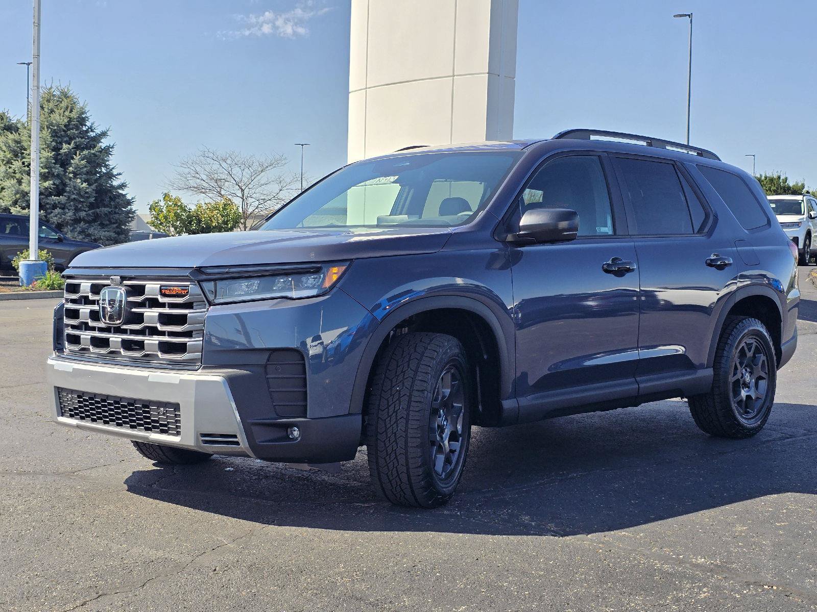 New 2026 Honda Pilot TrailSport image 3