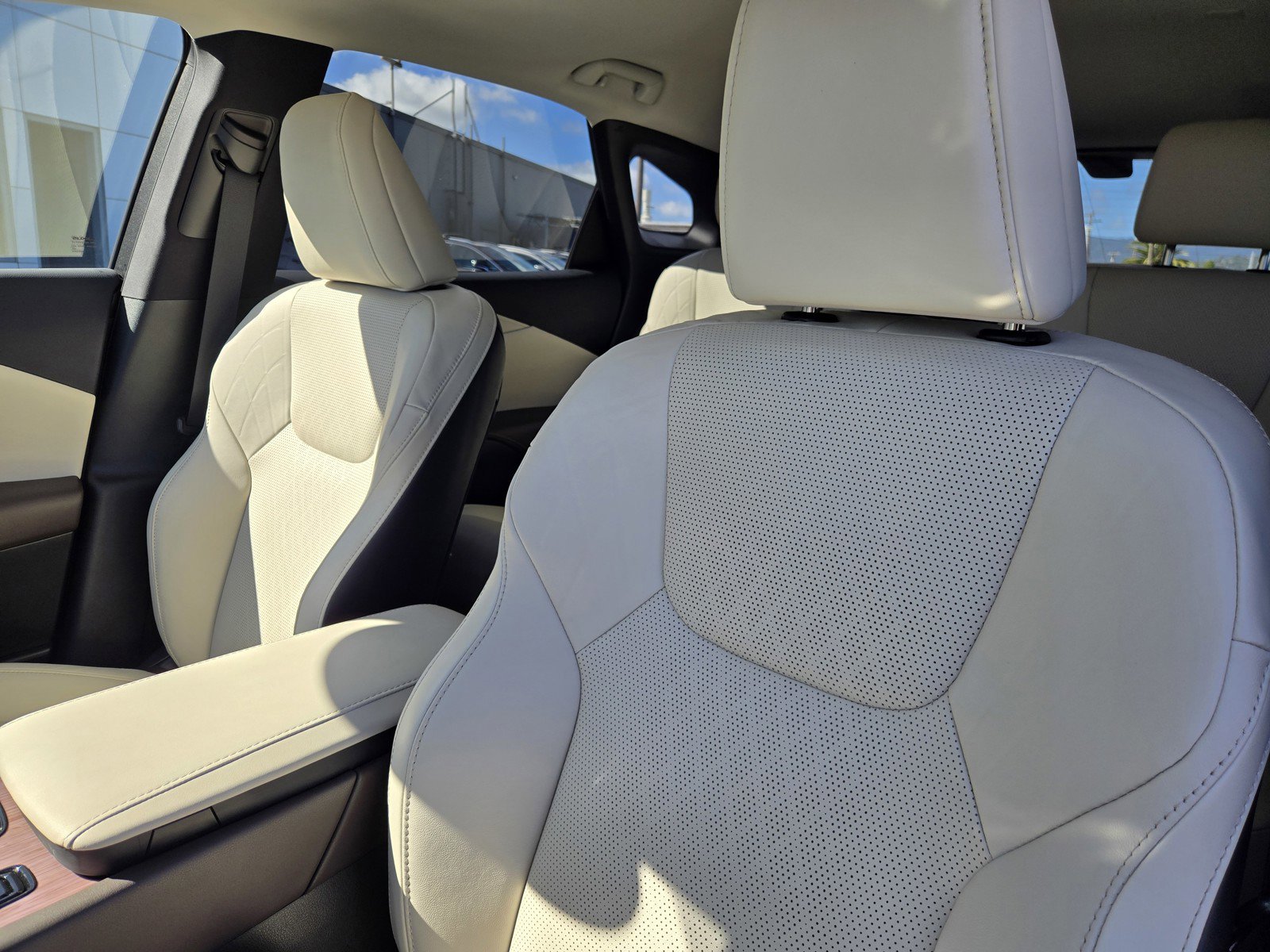Used 2024 Lexus RX 350 Premium Plus w/ Convenience Package image 16