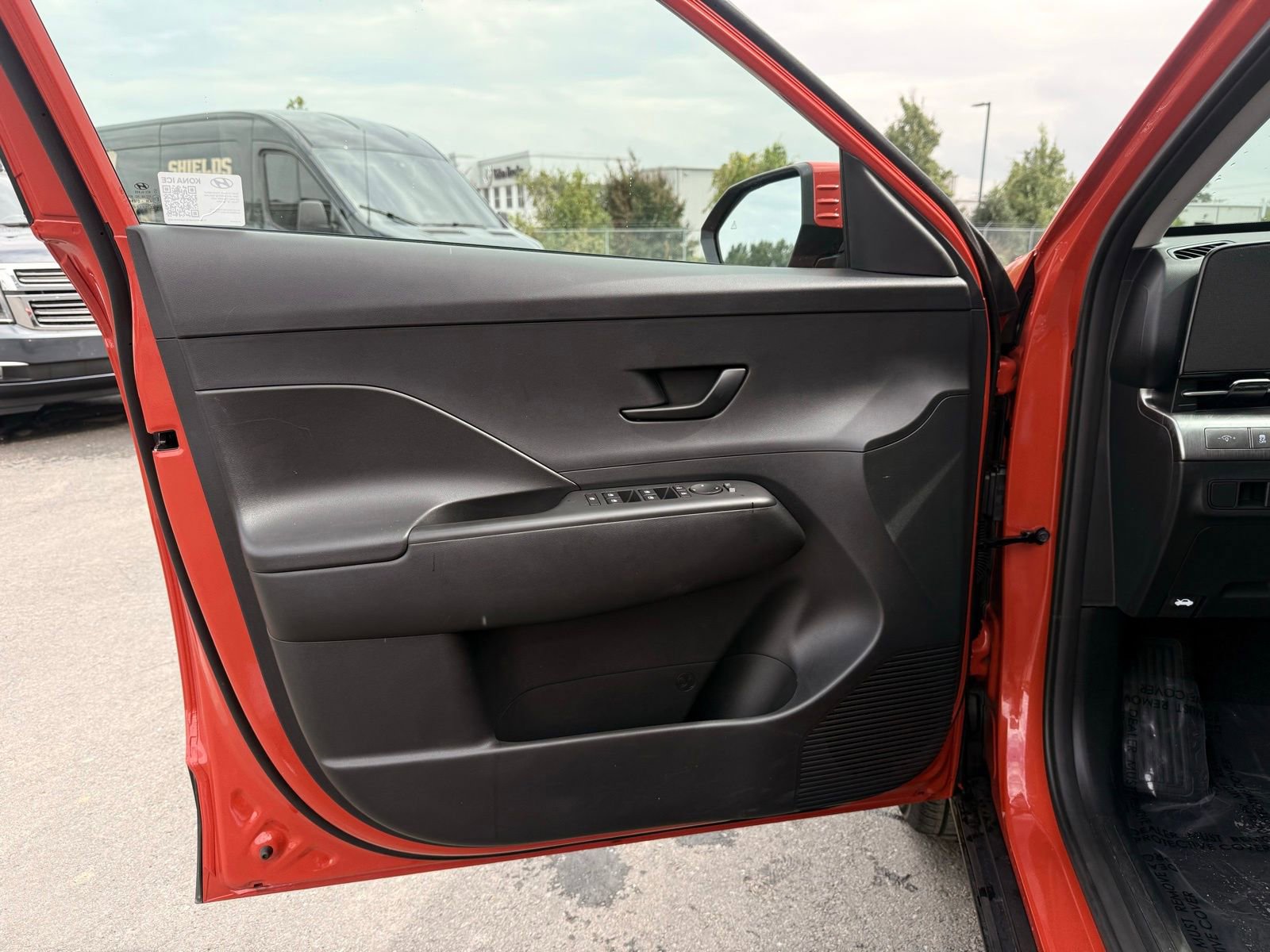 Used 2025 Hyundai Kona SEL image 11