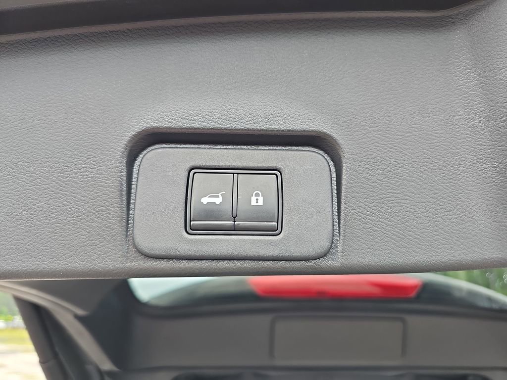 Used 2022 Nissan Rogue SV w/ SV Premium Package FWD image 18