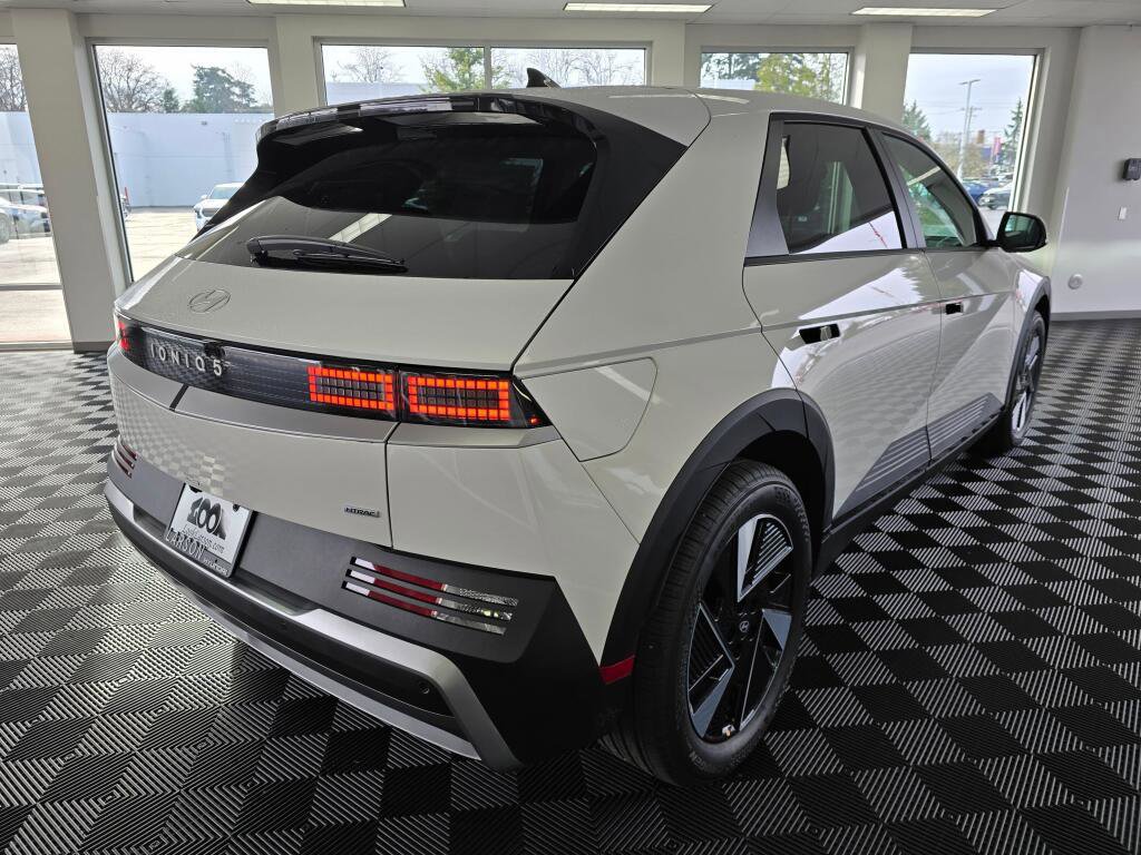 New 2026 Hyundai Ioniq 5 SEL image 5
