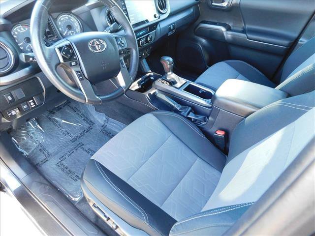 Used 2022 Toyota Tacoma TRD Off-Road AWD/4WD image 15
