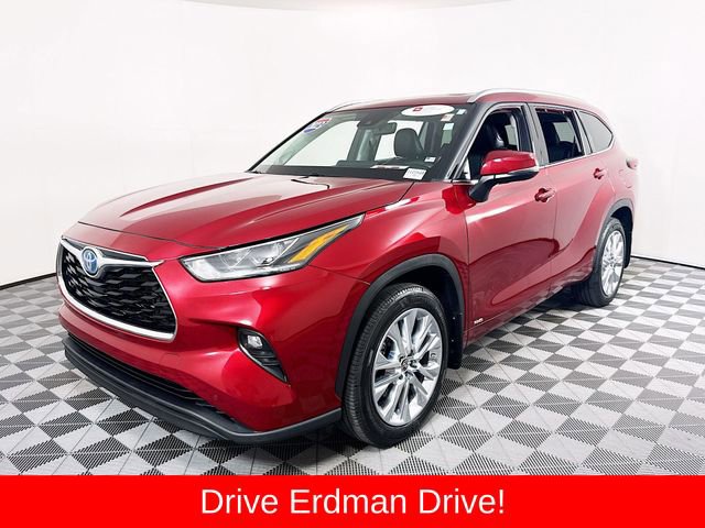 Used 2023 Toyota Highlander Limited image 3